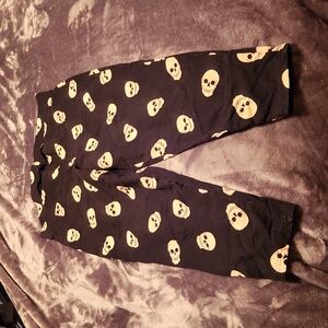 Torrid Black Skull Leggings Size 18/20(Torrid Size 2)